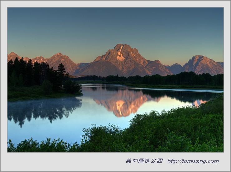 http://tomwang.com/download/US2_3782_3_4_5_tonemapped_2.jpg